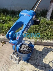 Φόρτωση YASKAWA GP12 που ξεφορτώνει το χρησιμοποιημένο βιομηχανικό ρομπότ με τον ελεγκτή YRC1000