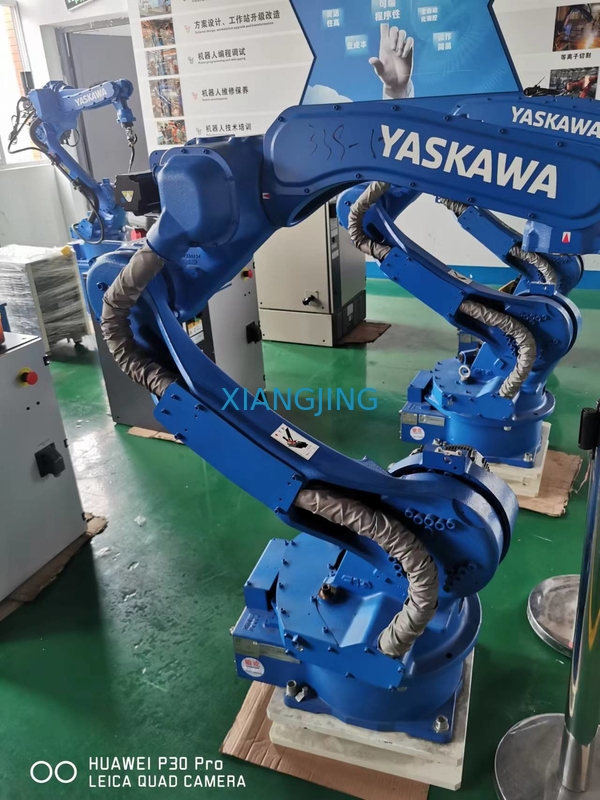 Χρησιμοποιημένο Yaskawa AR1440 6 αυτόματο ρομπότ συγκόλλησης άξονα και γρήγορα και ακριβές ρομπότ συγκόλλησης τόξων με τον ελεγκτή ρομπότ YRC1000