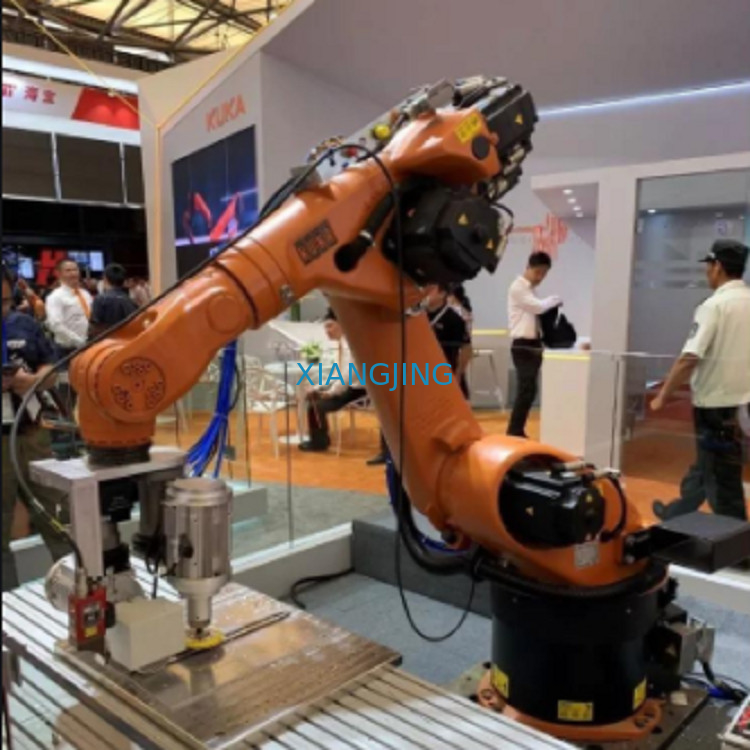 KR 10 χρησιμοποιημένος R1420 Kuka βιομηχανικός ρομποτικός βραχίονας ωφέλιμων φορτίων ρομπότ εκτιμημένος 10kg για τις παλέτες