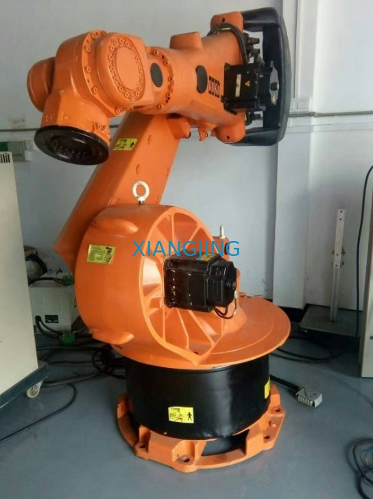 Το KR 210 R2700 χρησιμοποίησε ΕΠΙΠΛΈΟΝ το ρομπότ Kuka για την επιλογή και τοποθετεί το ρομπότ από δεύτερο χέρι