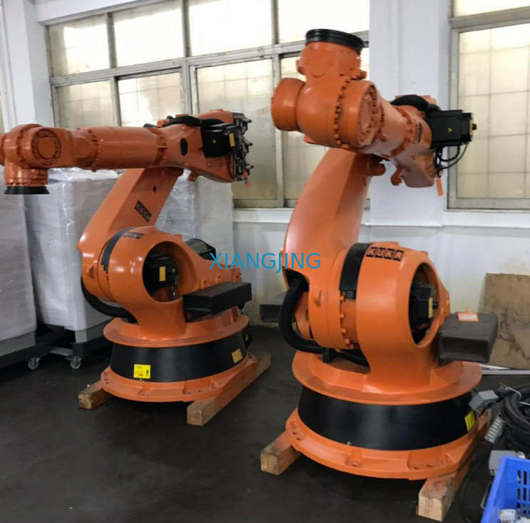 Το ρομπότ KR 210 R2700 από δεύτερο χέρι χρησιμοποίησε ΕΠΙΠΛΈΟΝ το ρομπότ Kuka για την επιλογή και τοποθετεί πολύ απόθεμα